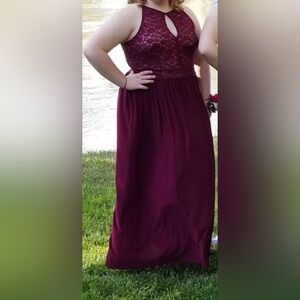 BURGUNDY FORMAL DRESS